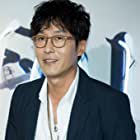 Ju-hyuk Kim در نقش Woo-jin