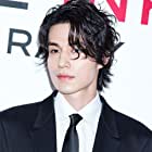 Lee Dong-Wook در نقش Lee Yeon